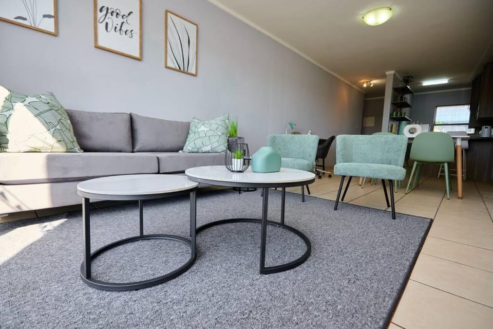 Unit 309 at Menlyn Place Apartment in Pretoria