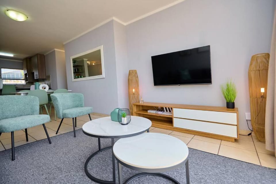 Unit 309 at Menlyn Place Apartment in Pretoria