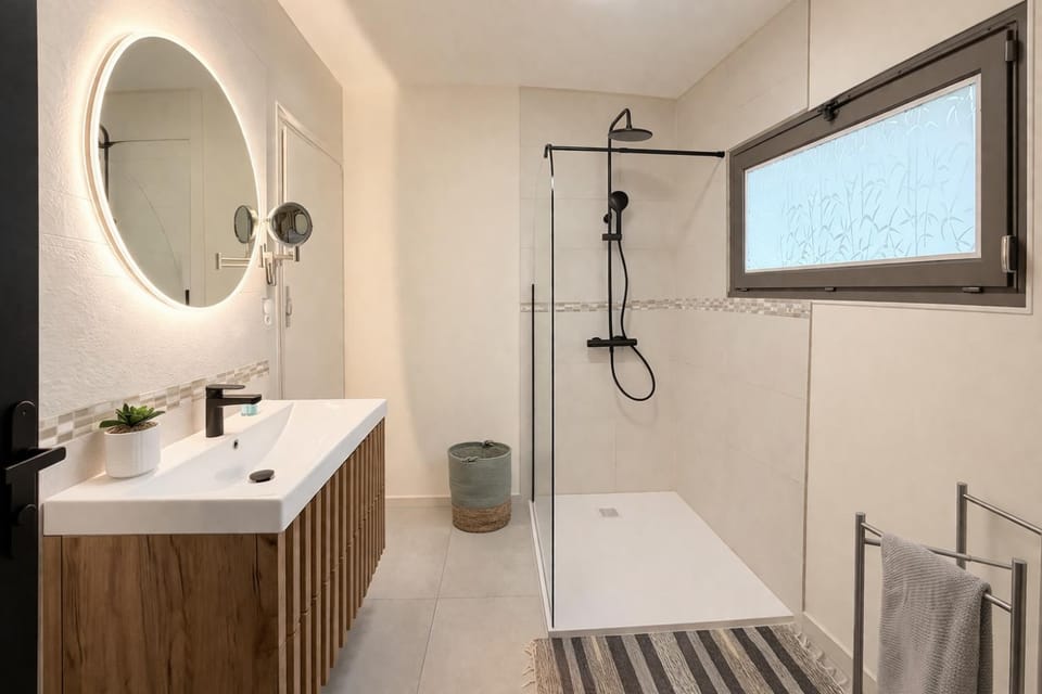 Shower, Bathroom, hair dryier