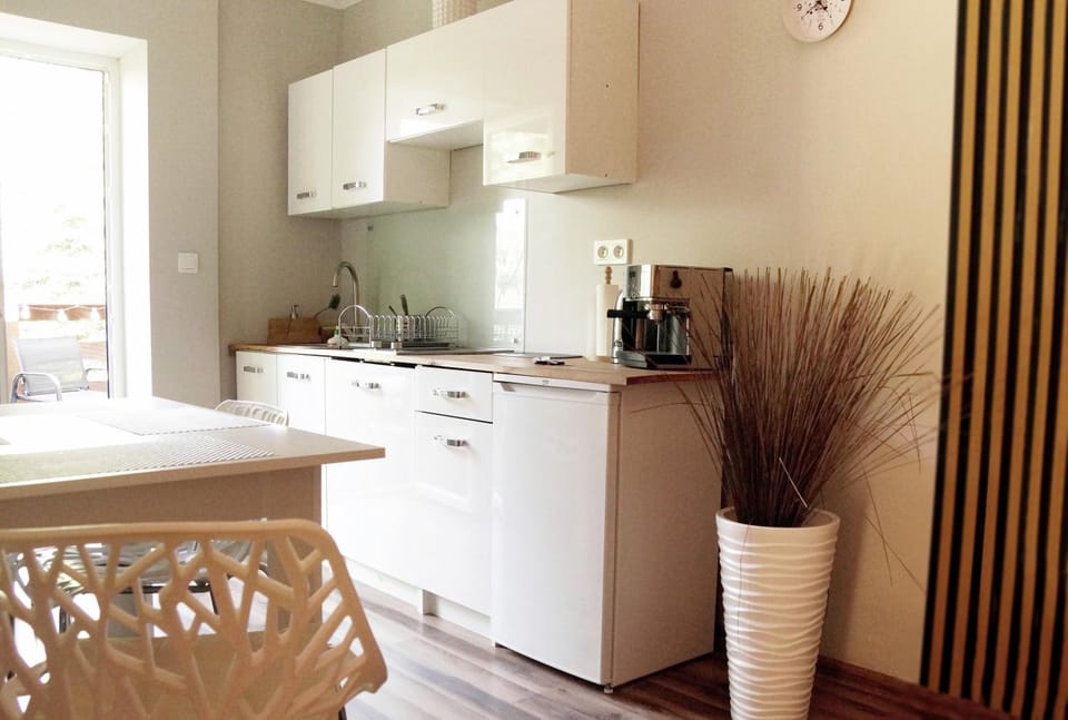 Dining area, minibar, pet friendly, stove