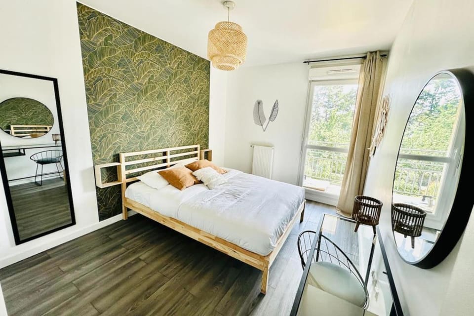 Bed, Photo of the whole room, Bedroom