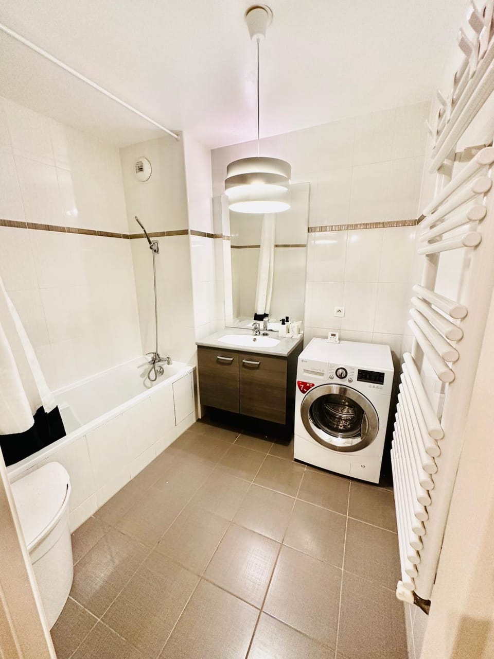 Bathroom, washing machine
