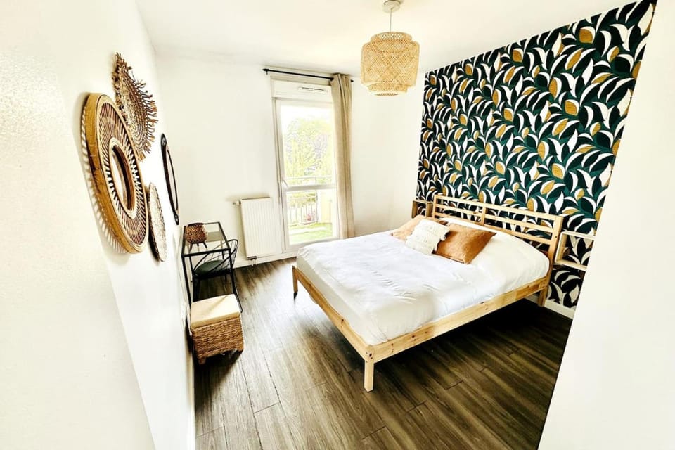 Bed, Photo of the whole room, Bedroom