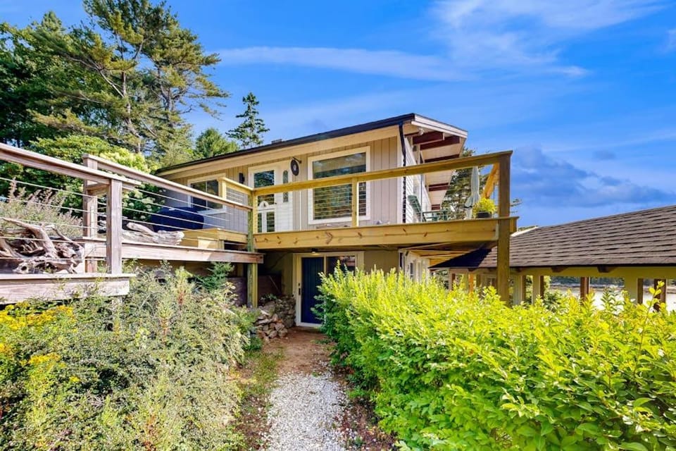 Property building, Spring, Day, Garden