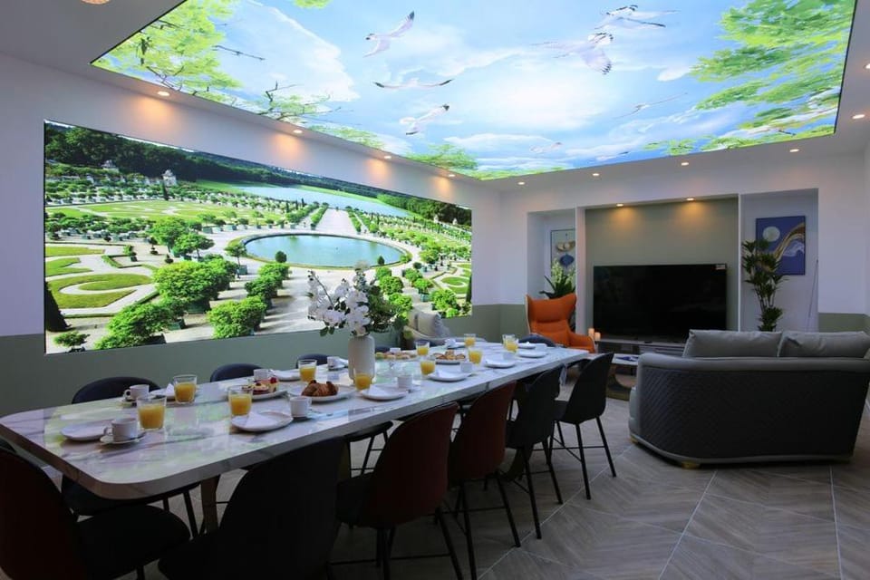 Living room, Dining area
