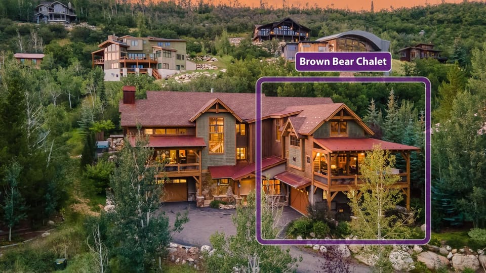 Property building, Neighbourhood, Bird's eye view