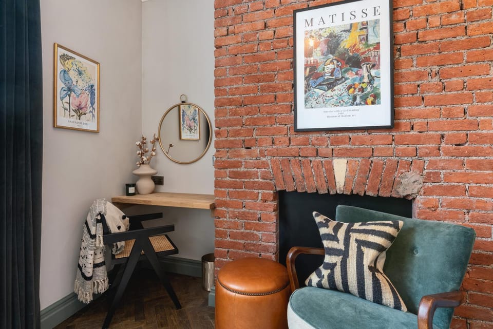 Seating area, hair dresser