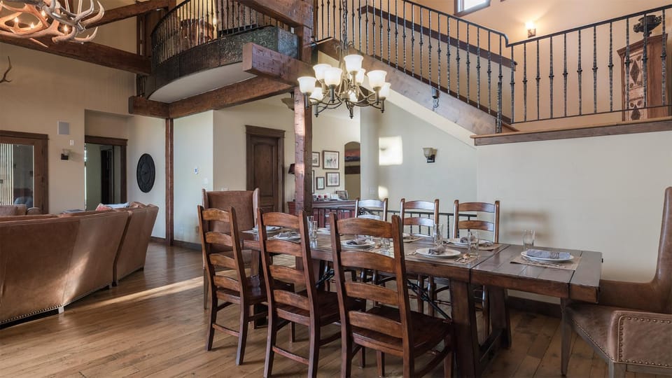 Seating area, Dining area, furniture