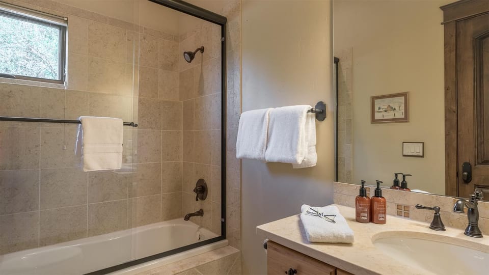 Shower, Bathroom, Bath, towels