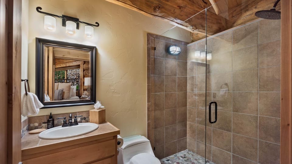 Shower, Toilet, Bathroom, Bath