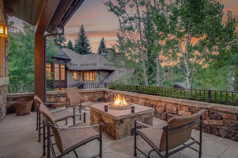 Patio, View (from property/room), Seating area, fireplace