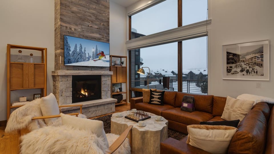Winter, TV and multimedia, View (from property/room), fireplace