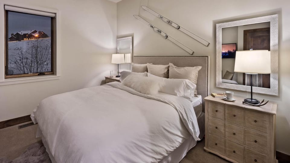 Bed, View (from property/room), Bedroom