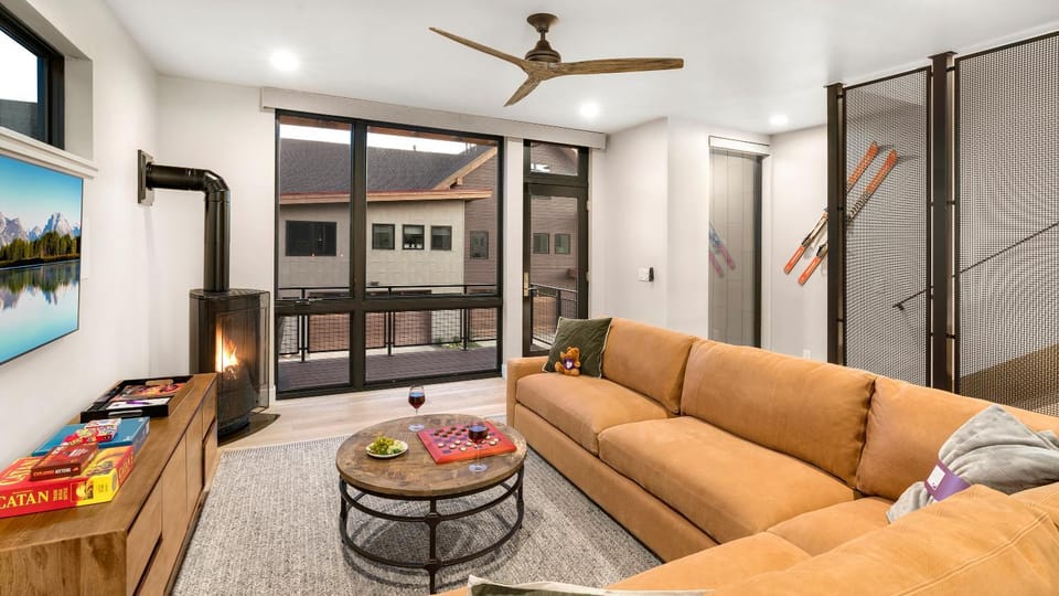 Balcony/Terrace, Living room, Seating area, fireplace