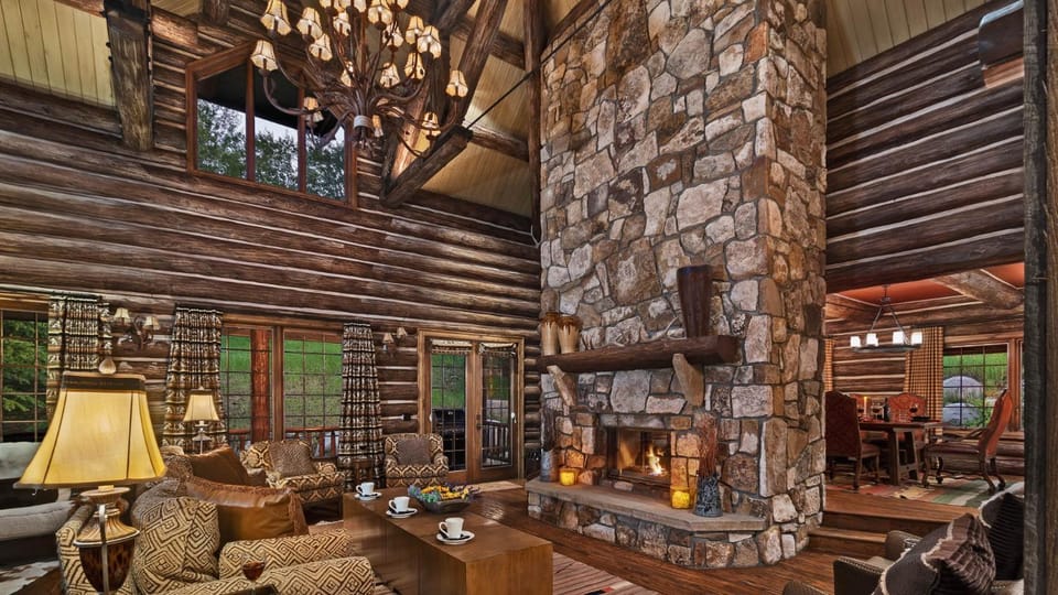 Seating area, Dining area, fireplace, furniture