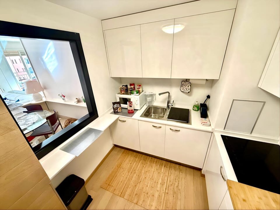 Kitchen or kitchenette