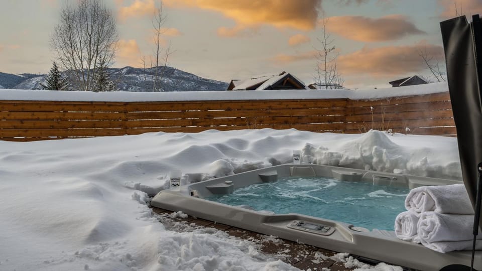 Winter, Hot Tub, towels