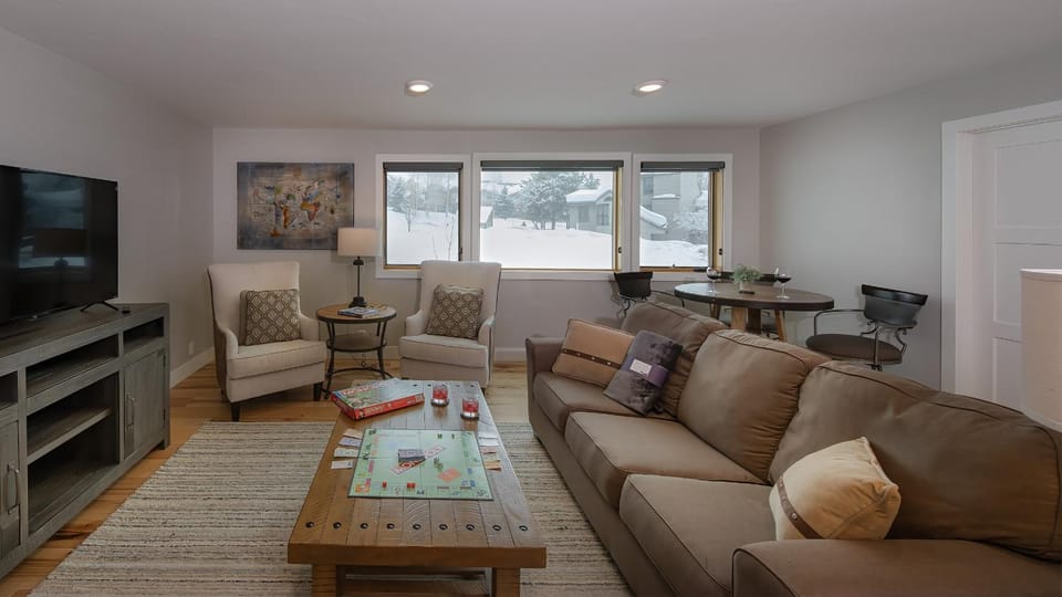 Game Room, TV and multimedia, Seating area