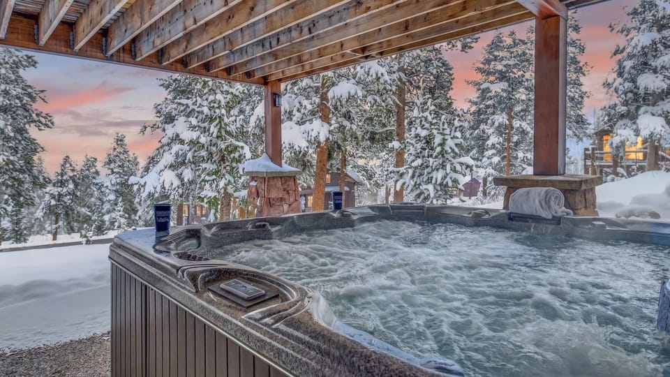 Patio, Hot Tub, towels