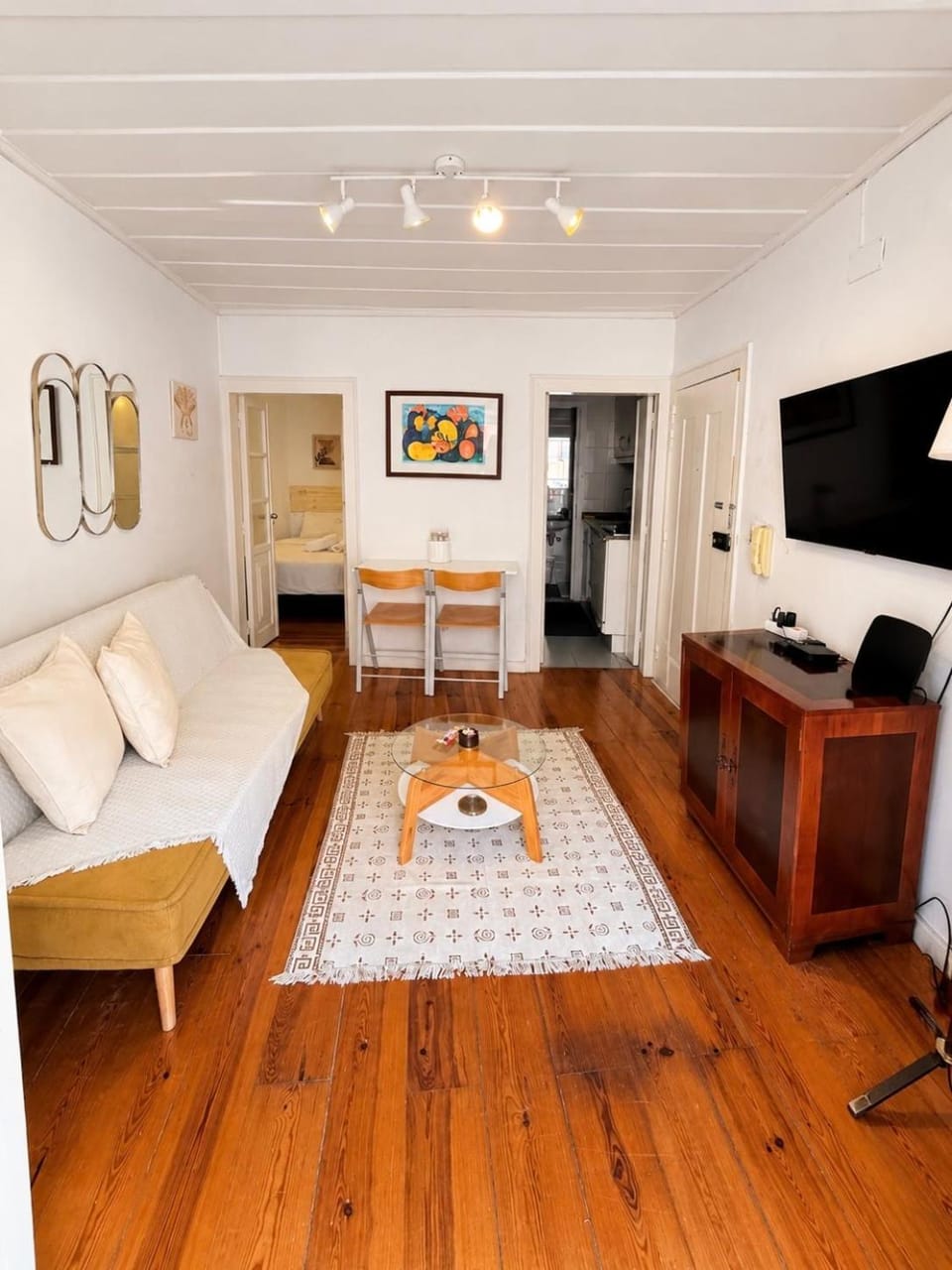 Central Lisbon Apartment Santos Walk to Cais do Sodré Apartment in Lisbon