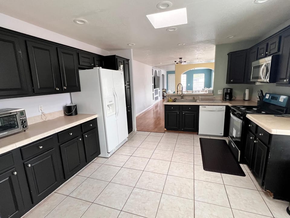 Kitchen or kitchenette, dishwasher, minibar, pet friendly, stove, toaster
