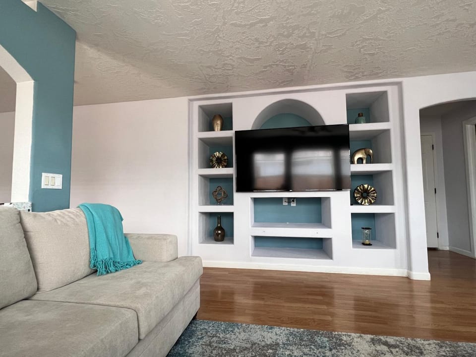TV and multimedia, Living room, Seating area