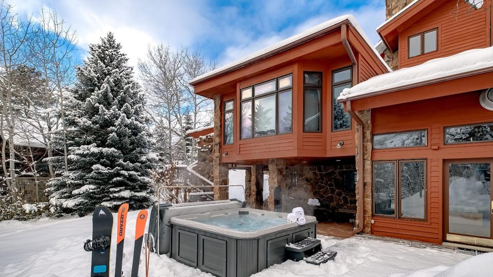 Patio, Winter, Hot Tub