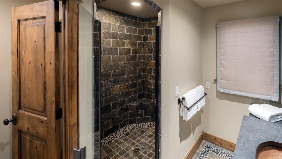 Shower, Bathroom, Bath, towels