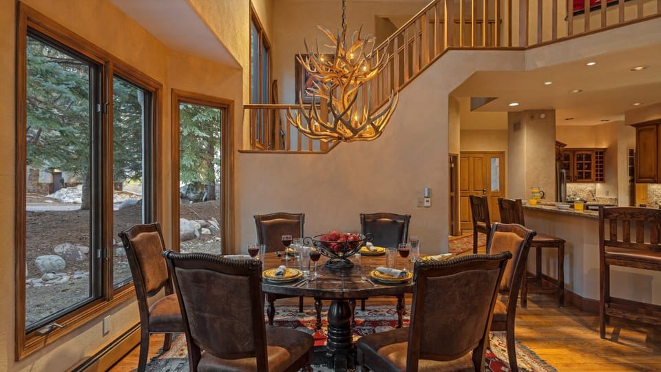 View (from property/room), Dining area, furniture