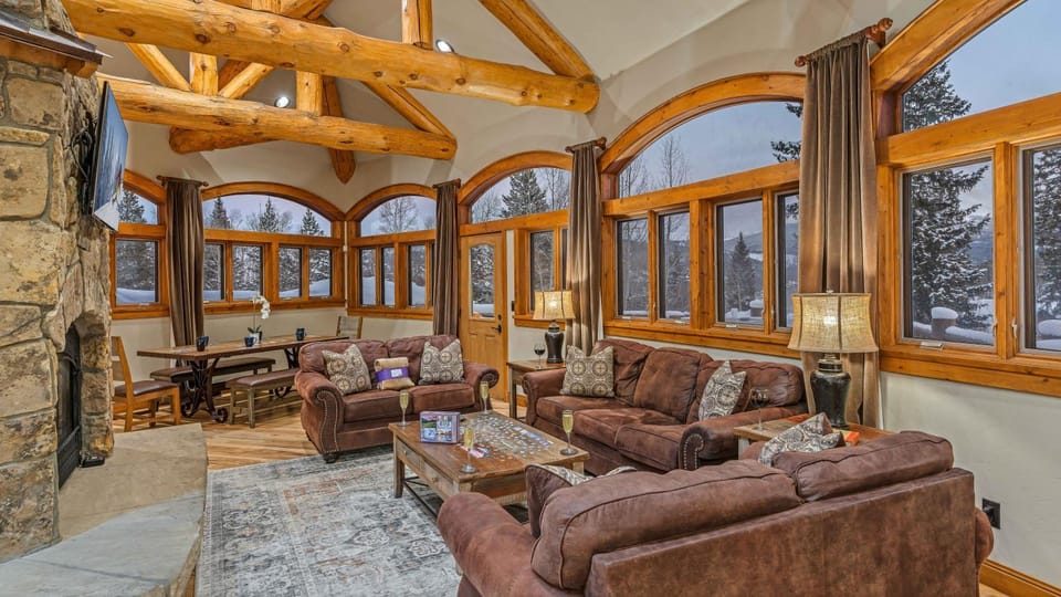 TV and multimedia, View (from property/room), Seating area, fireplace, furniture
