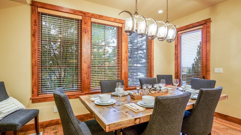 View (from property/room), Dining area