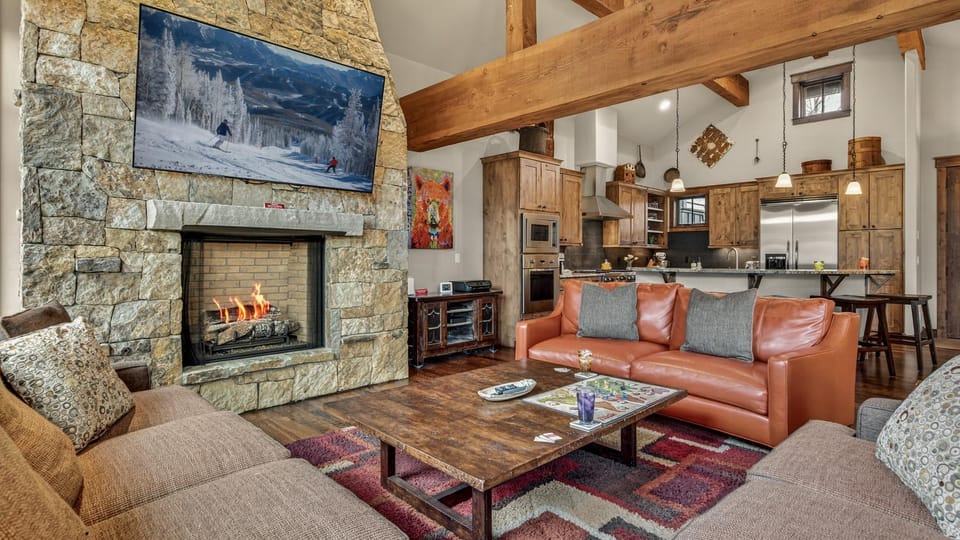 TV and multimedia, Living room, Seating area, fireplace, furniture