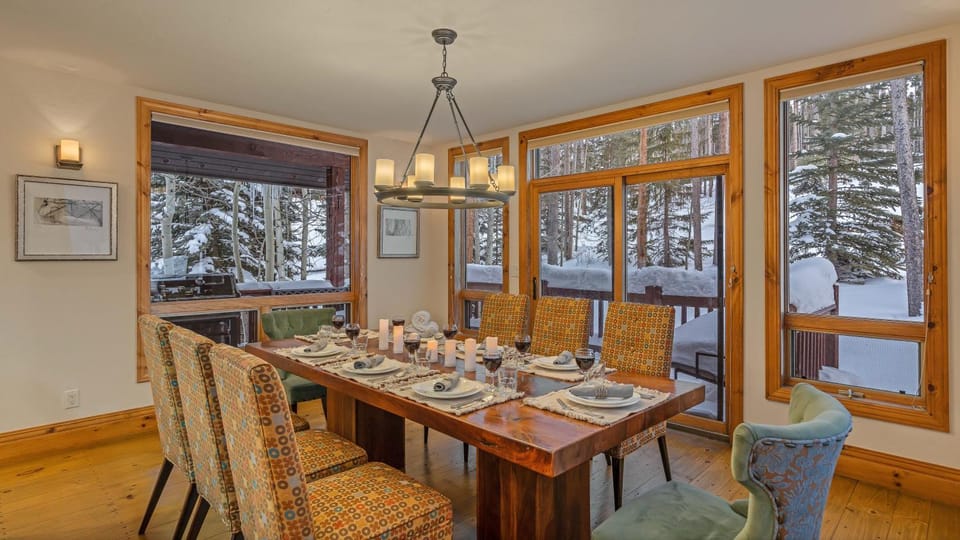 Seating area, Dining area, furniture