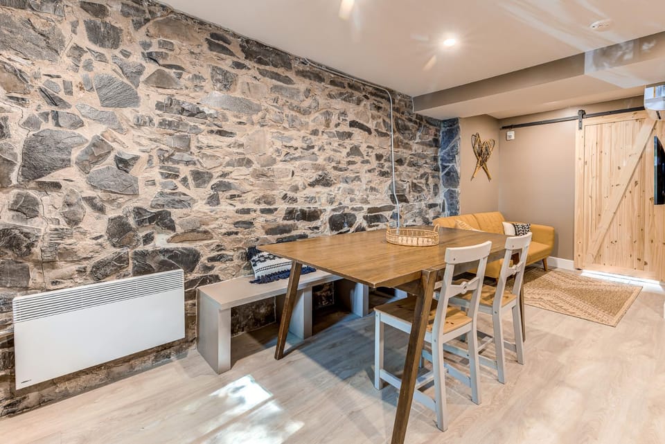 North House - Beautiful Vieux 2 Bedroom Apt Apartment hotel in Quebec City