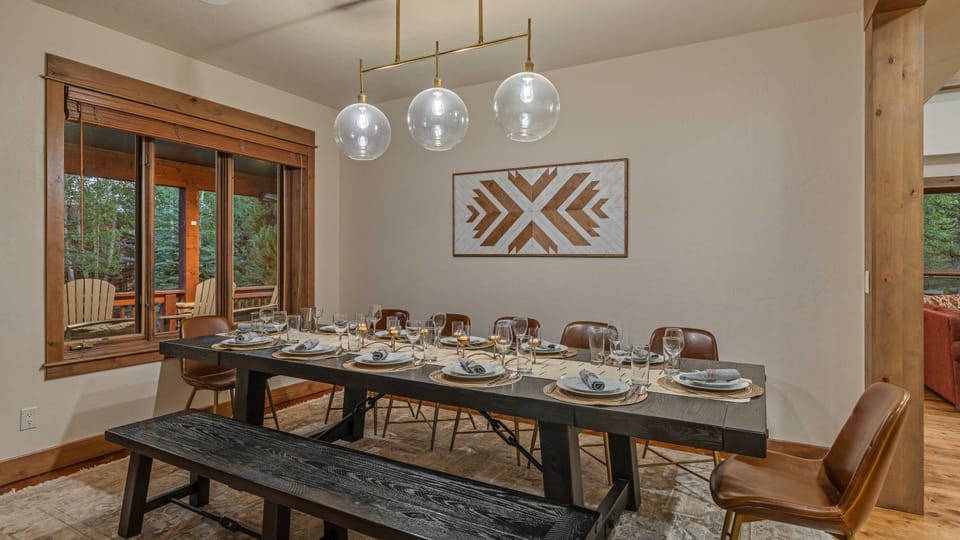Seating area, Dining area, furniture