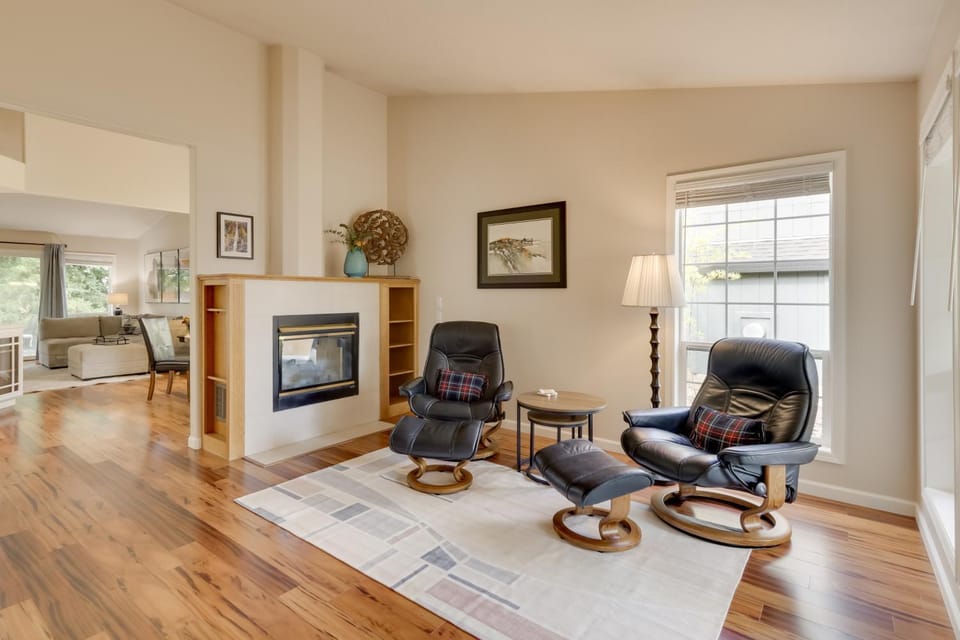 Tasteful Tualatin Home 40 Mi to Willamette Valley House in Clackamas County