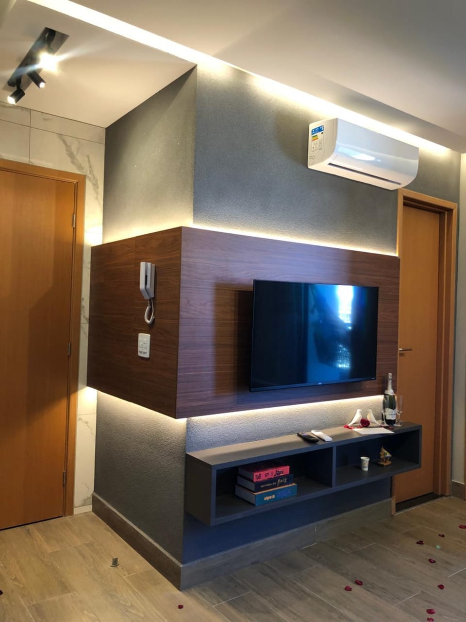 Communal lounge/ TV room, TV and multimedia, air conditioner