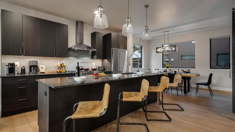 Dining area, microwave, stove, kitchen