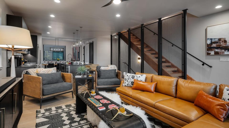 Living room, Seating area, Mountain view, fireplace