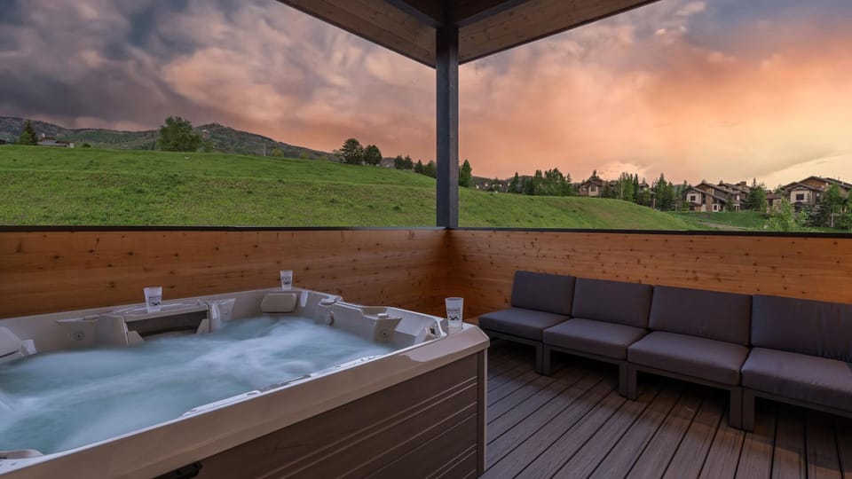 Hot Tub, View (from property/room), Seating area