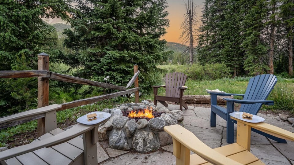 Patio, Day, Natural landscape, View (from property/room), Mountain view