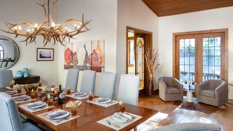 Seating area, Dining area, furniture