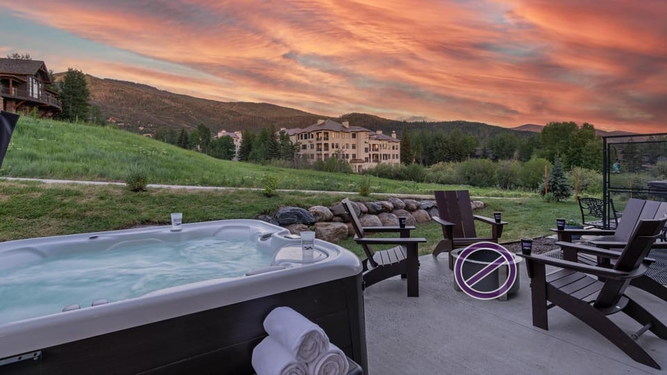 Hot Tub, View (from property/room), Mountain view, Sunset, towels