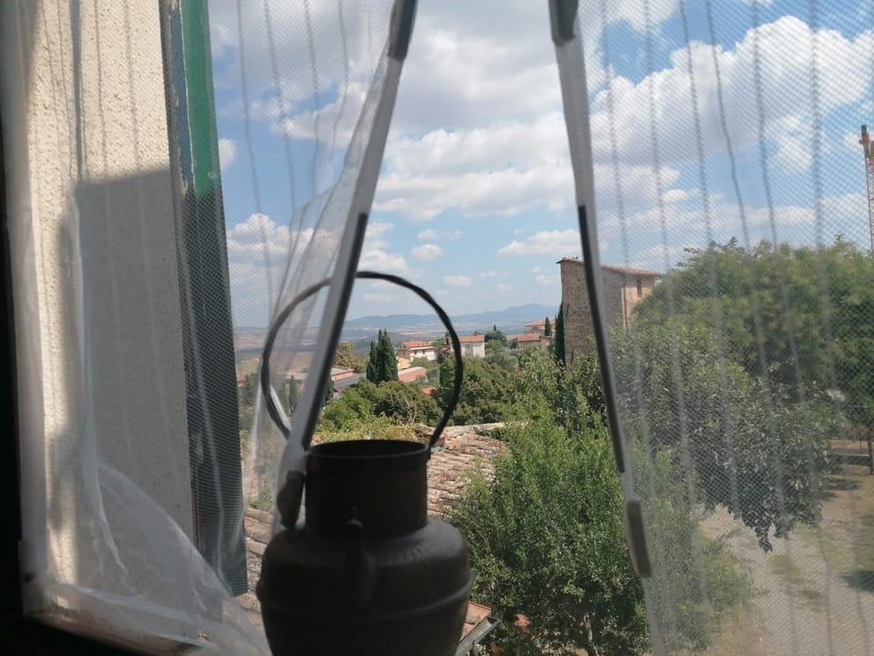 Property building, Natural landscape, View (from property/room), Photo of the whole room, City view