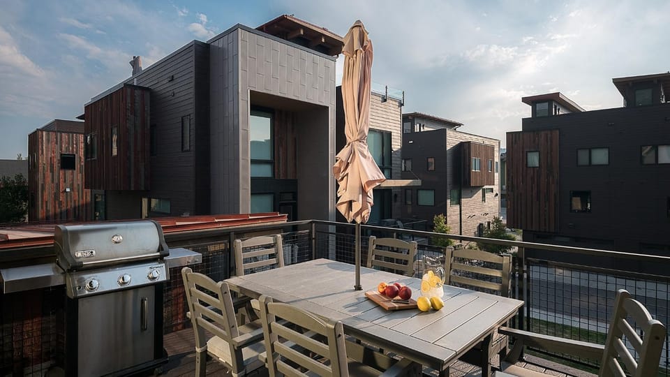 BBQ facilities, Balcony/Terrace, Seating area