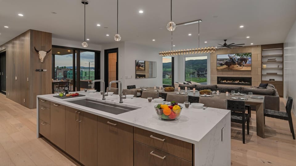 View (from property/room), Living room, Dining area, kitchen