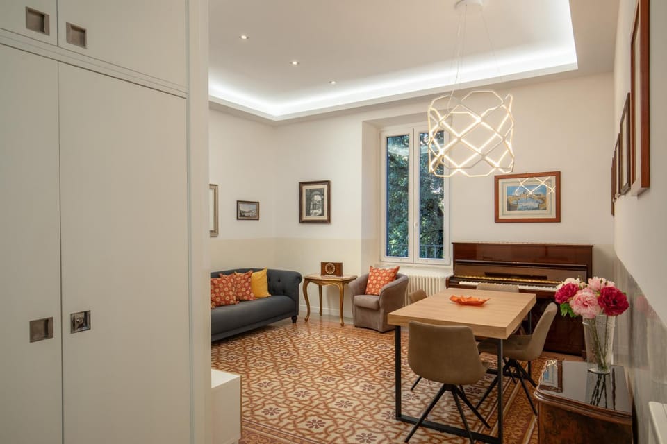 Living room, Seating area