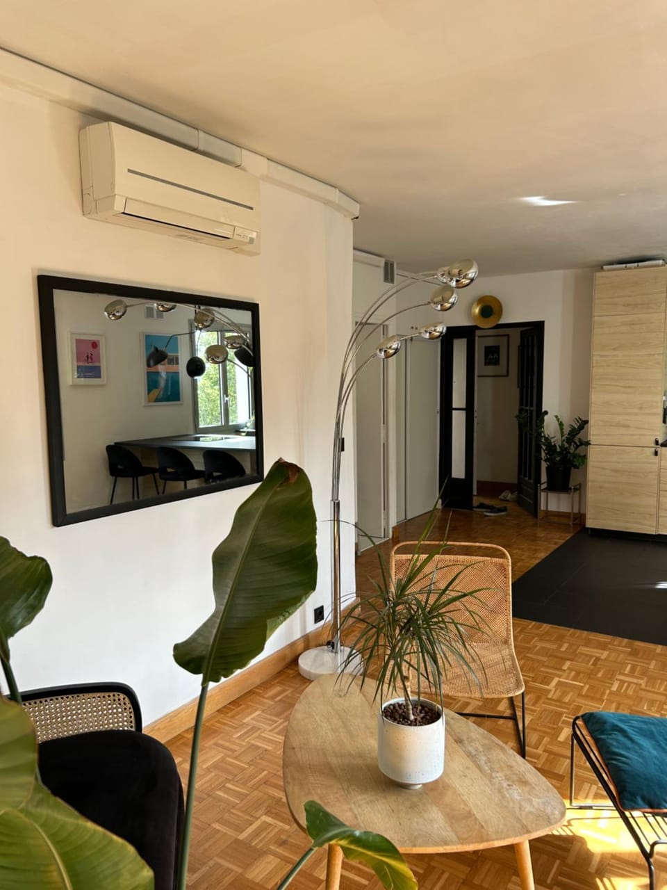 Living room, air conditioner