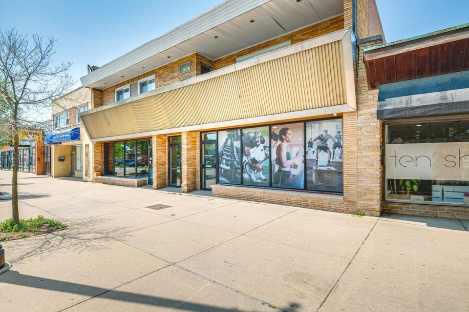 14 Mi to Dtwn Chicago: Studio in Ashburn! Apartment in Chicago