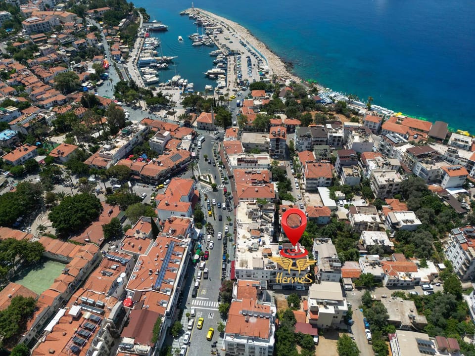 Bird's eye view, Location